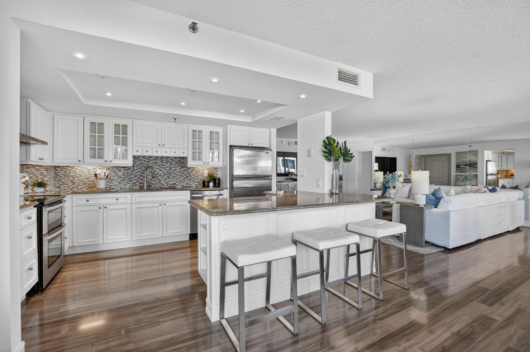 待售: $975,000 (3 贝兹, 2 浴室, 2120 平方英尺)