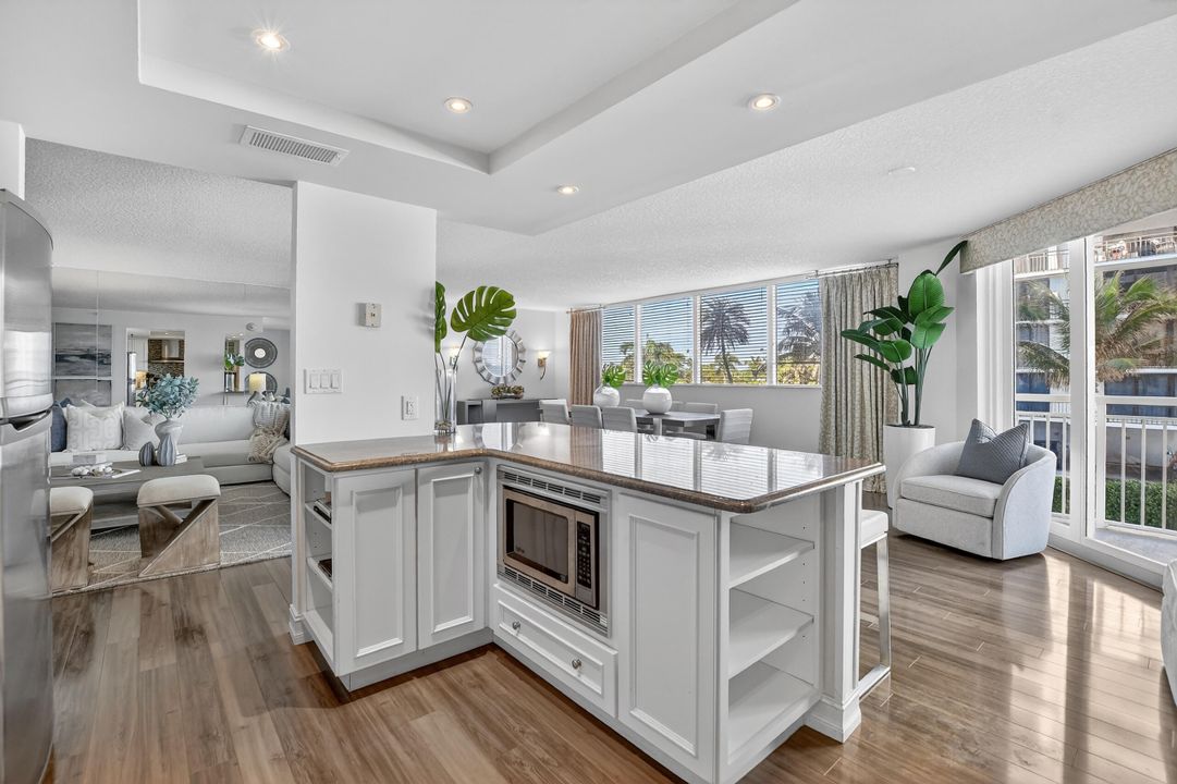 待售: $975,000 (3 贝兹, 2 浴室, 2120 平方英尺)