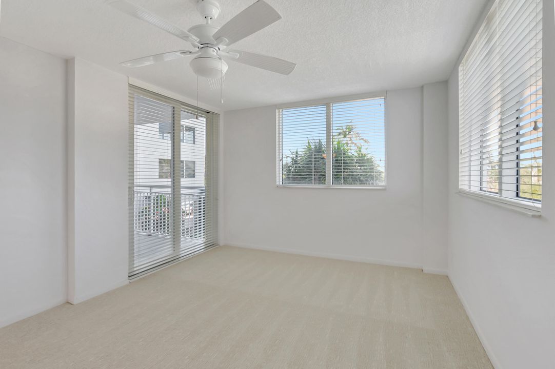 待售: $975,000 (3 贝兹, 2 浴室, 2120 平方英尺)