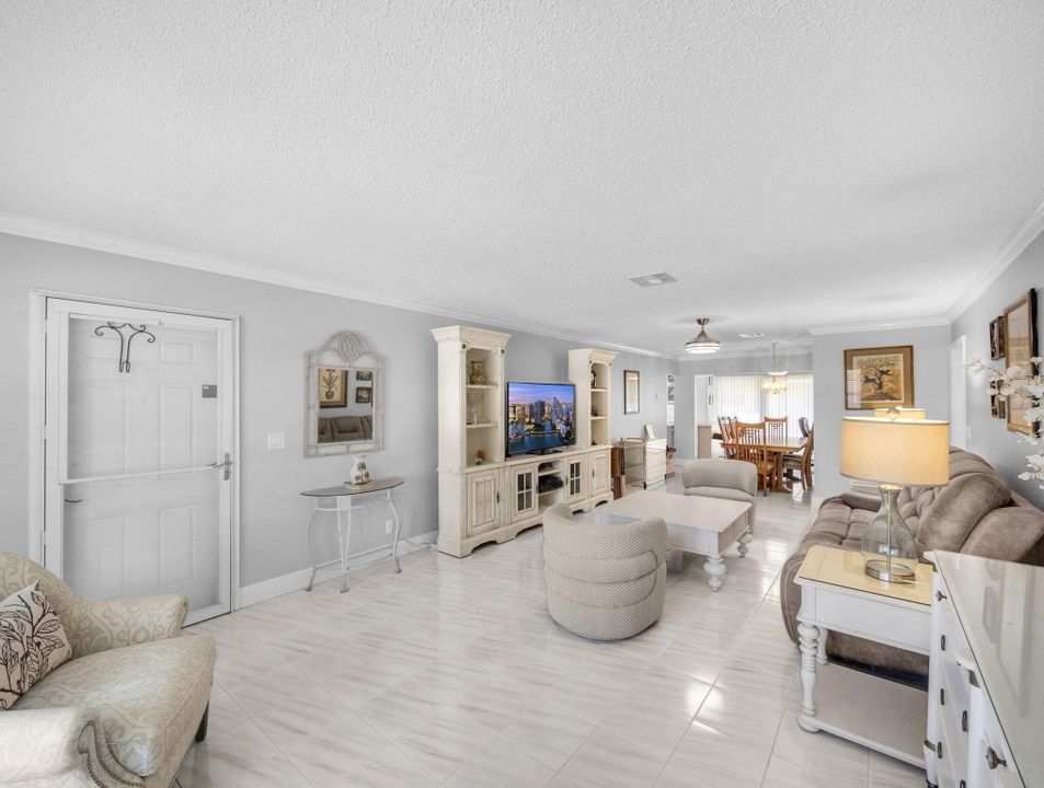 На продажу: $300,000 (2 спален, 2 ванн, 1400 Квадратных фут)