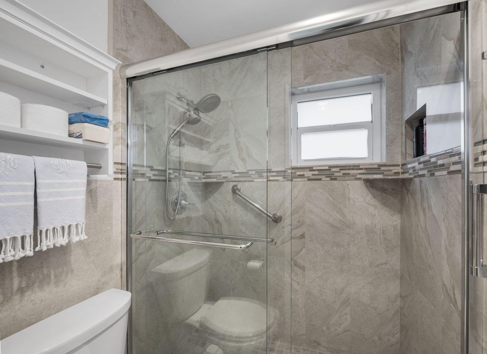 На продажу: $300,000 (2 спален, 2 ванн, 1400 Квадратных фут)