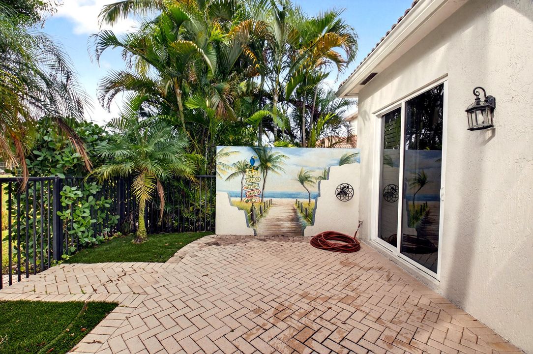 For Sale: $850,000 (4 beds, 2 baths, 2238 Square Feet)