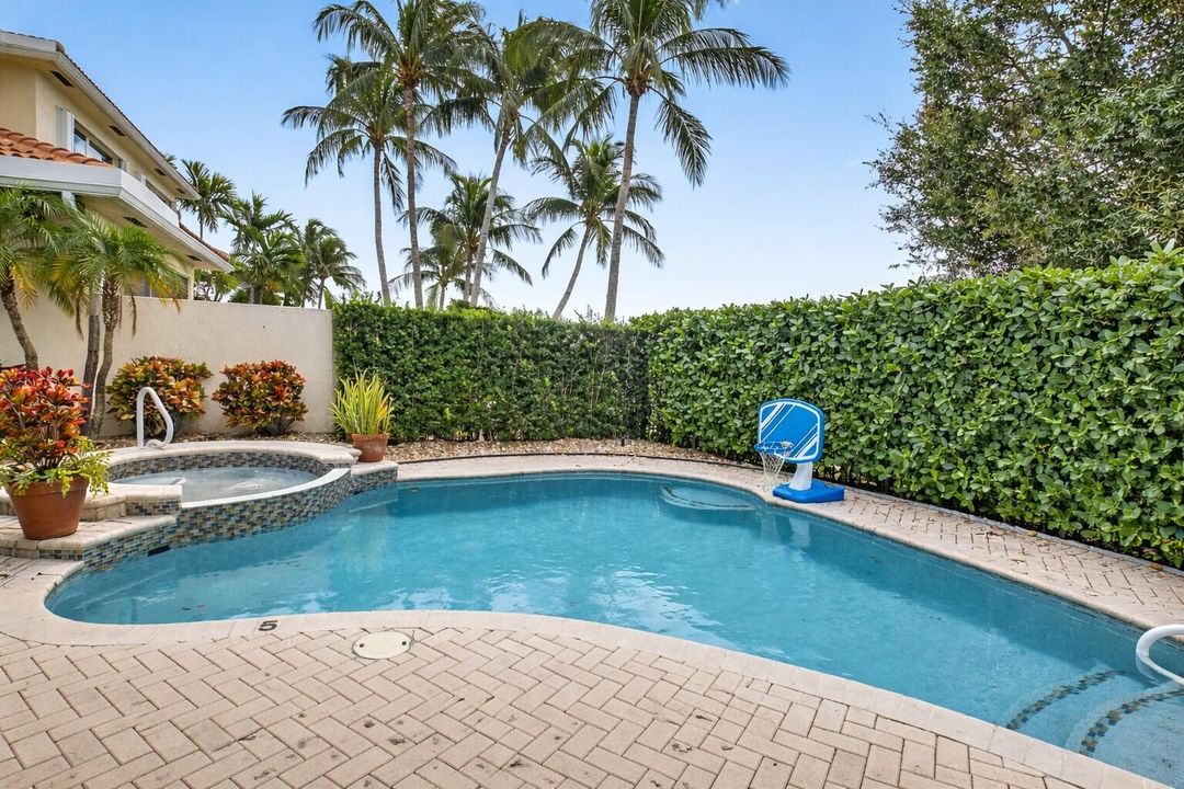 For Sale: $850,000 (4 beds, 2 baths, 2238 Square Feet)