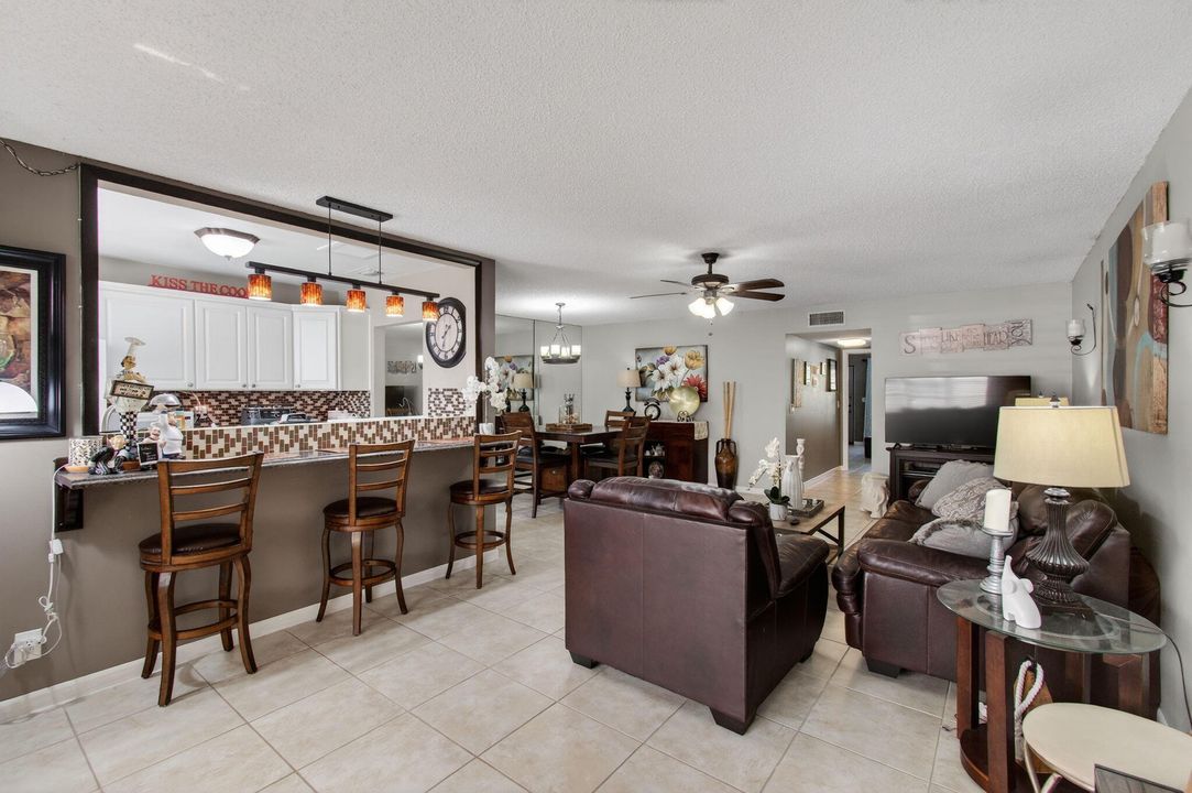 En Venta: $167,000 (1 camas, 2 baños, 1068 Pies cuadrados)