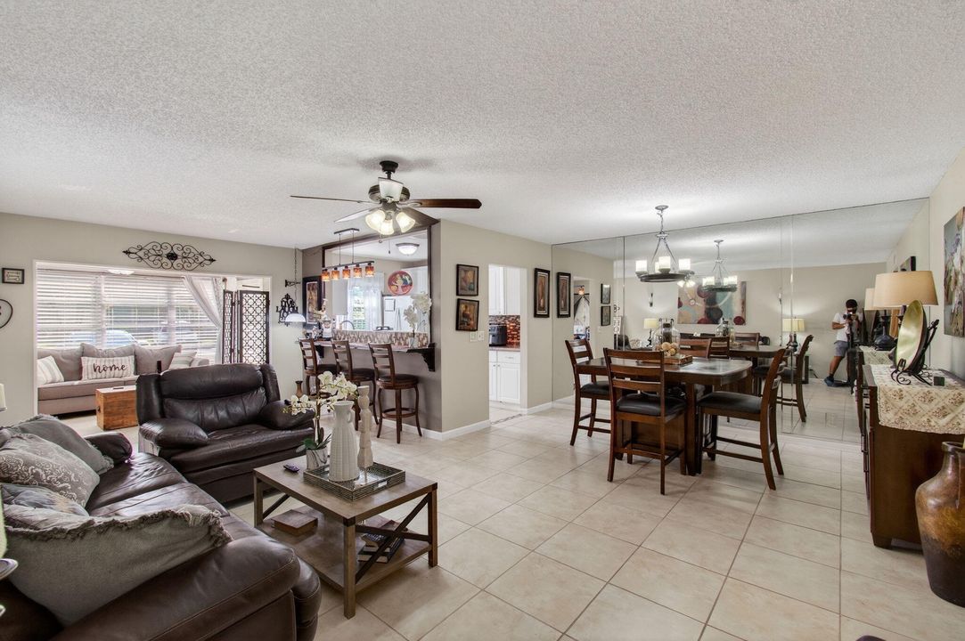 En Venta: $167,000 (1 camas, 2 baños, 1068 Pies cuadrados)