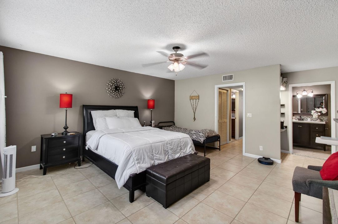 En Venta: $167,000 (1 camas, 2 baños, 1068 Pies cuadrados)