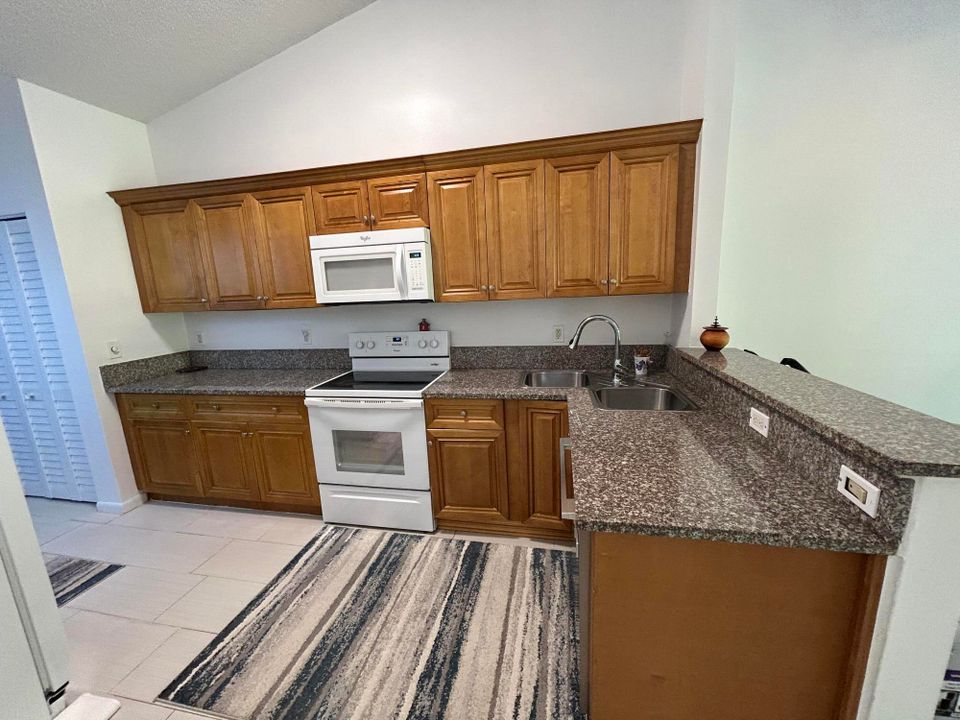 En Venta: $225,000 (2 camas, 2 baños, 1831 Pies cuadrados)