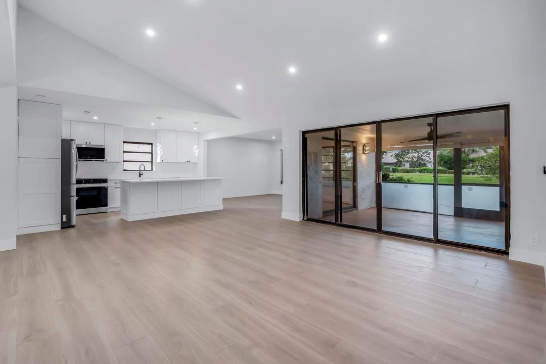 For Sale: $475,000 (2 beds, 2 baths, 1601 Square Feet)