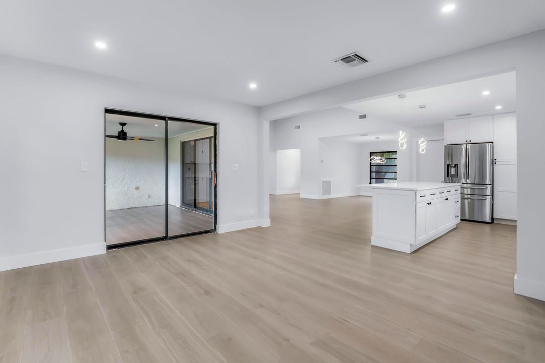 For Sale: $475,000 (2 beds, 2 baths, 1601 Square Feet)