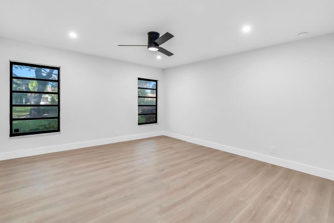 For Sale: $475,000 (2 beds, 2 baths, 1601 Square Feet)