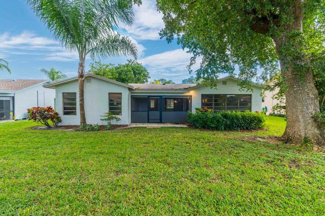 For Sale: $475,000 (2 beds, 2 baths, 1601 Square Feet)