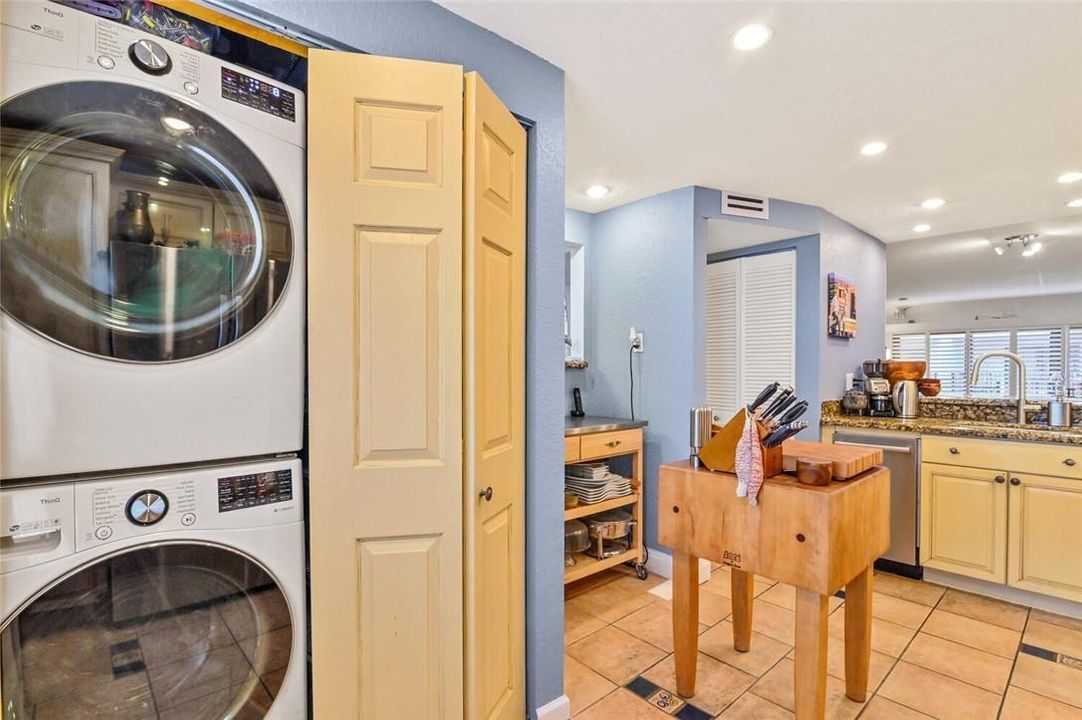 На продажу: $499,000 (2 спален, 2 ванн, 1100 Квадратных фут)