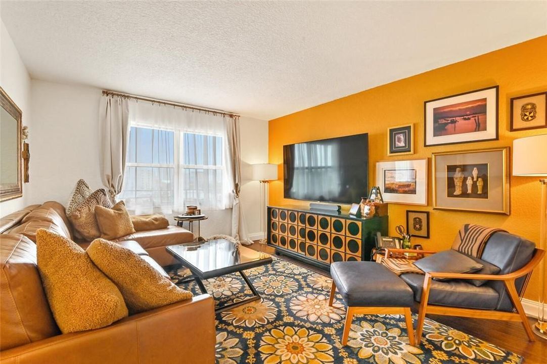 На продажу: $499,000 (2 спален, 2 ванн, 1100 Квадратных фут)