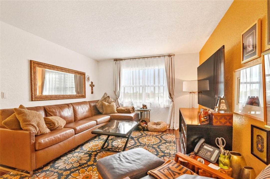 На продажу: $499,000 (2 спален, 2 ванн, 1100 Квадратных фут)