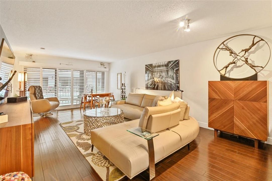 На продажу: $499,000 (2 спален, 2 ванн, 1100 Квадратных фут)