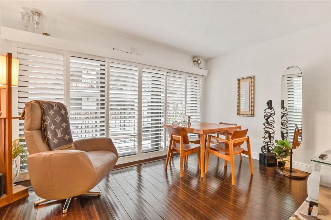 На продажу: $499,000 (2 спален, 2 ванн, 1100 Квадратных фут)