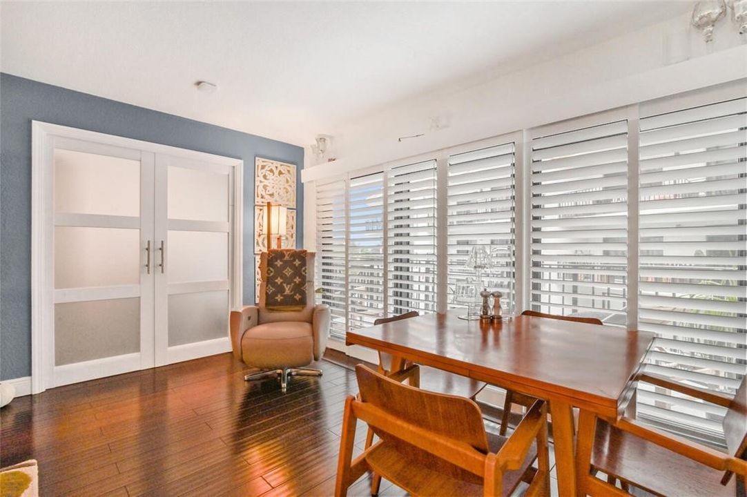 На продажу: $499,000 (2 спален, 2 ванн, 1100 Квадратных фут)