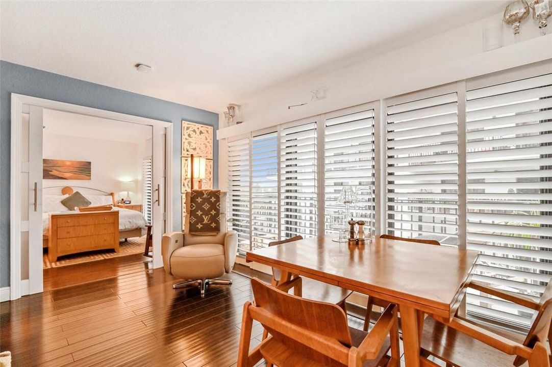 На продажу: $499,000 (2 спален, 2 ванн, 1100 Квадратных фут)