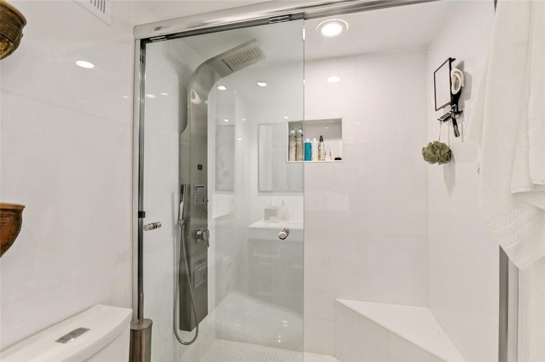 На продажу: $499,000 (2 спален, 2 ванн, 1100 Квадратных фут)