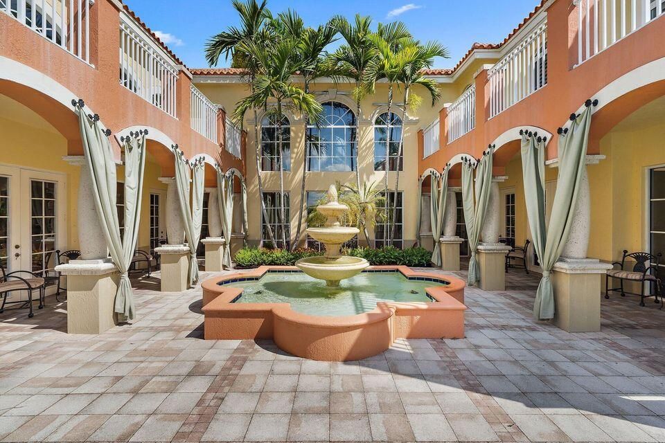 For Rent: $2,850 (2 beds, 2 baths, 1403 Square Feet)