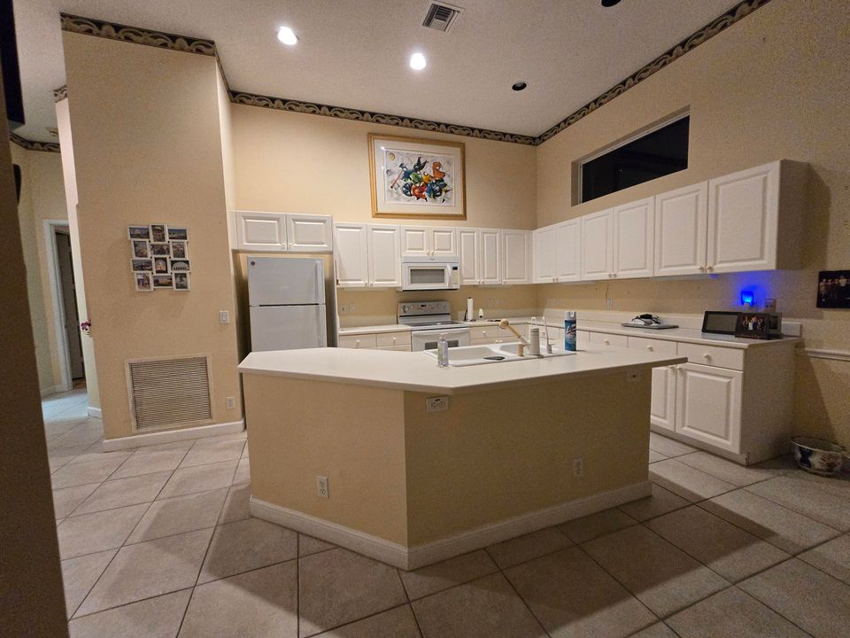 En Venta: $395,000 (3 camas, 3 baños, 2278 Pies cuadrados)