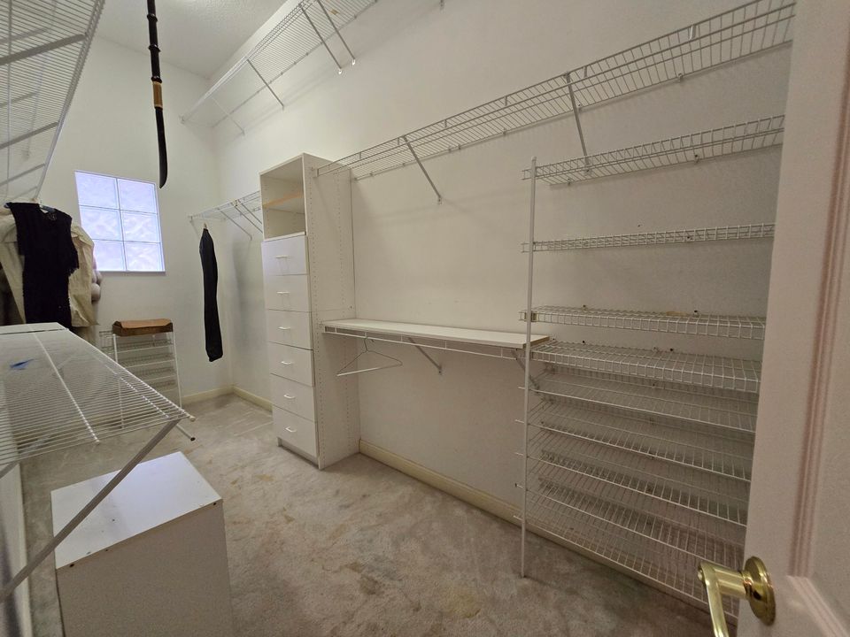 En Venta: $395,000 (3 camas, 3 baños, 2278 Pies cuadrados)