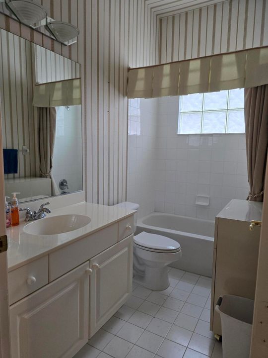 En Venta: $395,000 (3 camas, 3 baños, 2278 Pies cuadrados)