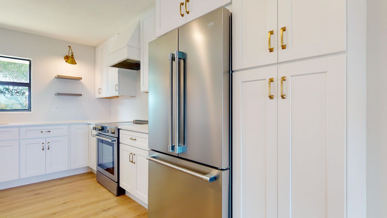 出租: $4,175 (3 贝兹, 3 浴室, 1890 平方英尺)