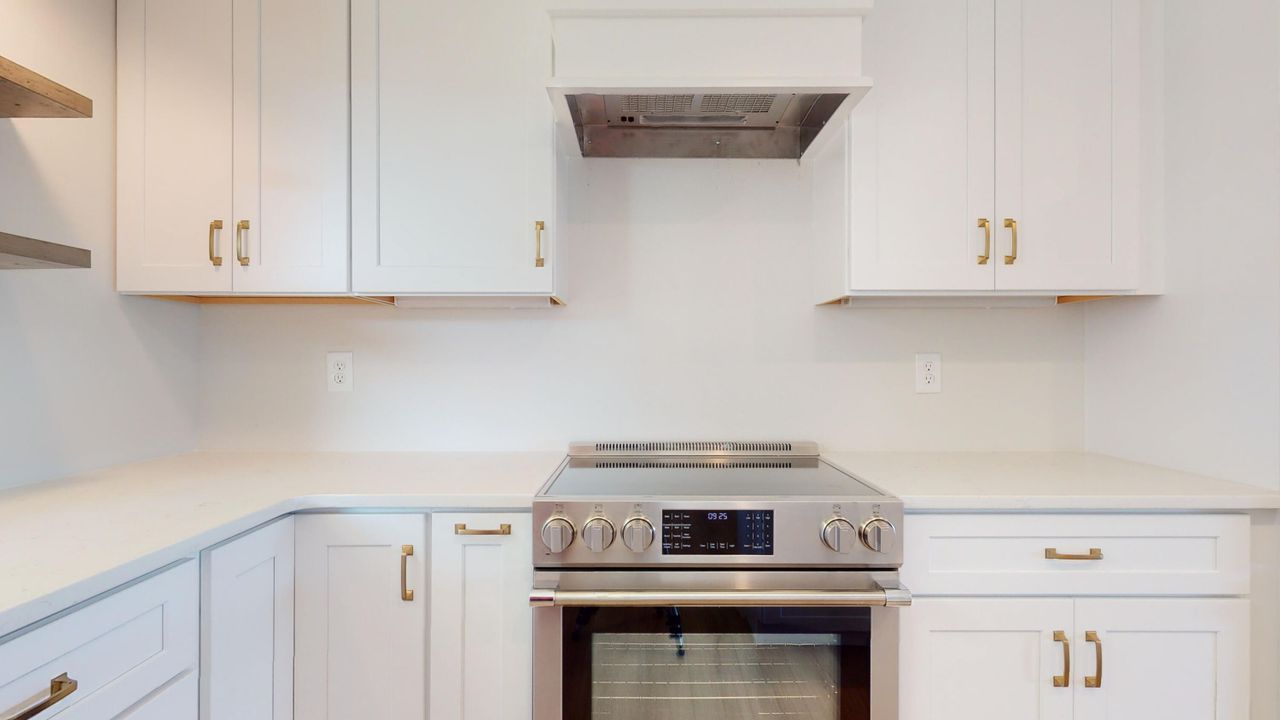 出租: $4,175 (3 贝兹, 3 浴室, 1890 平方英尺)