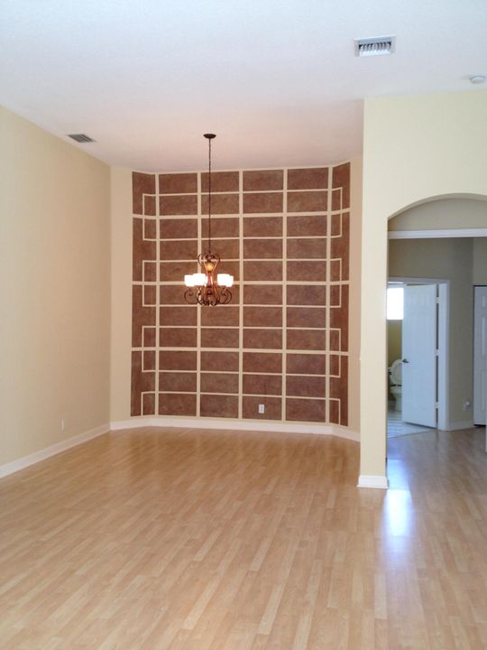 For Rent: $3,150 (3 beds, 2 baths, 2249 Square Feet)