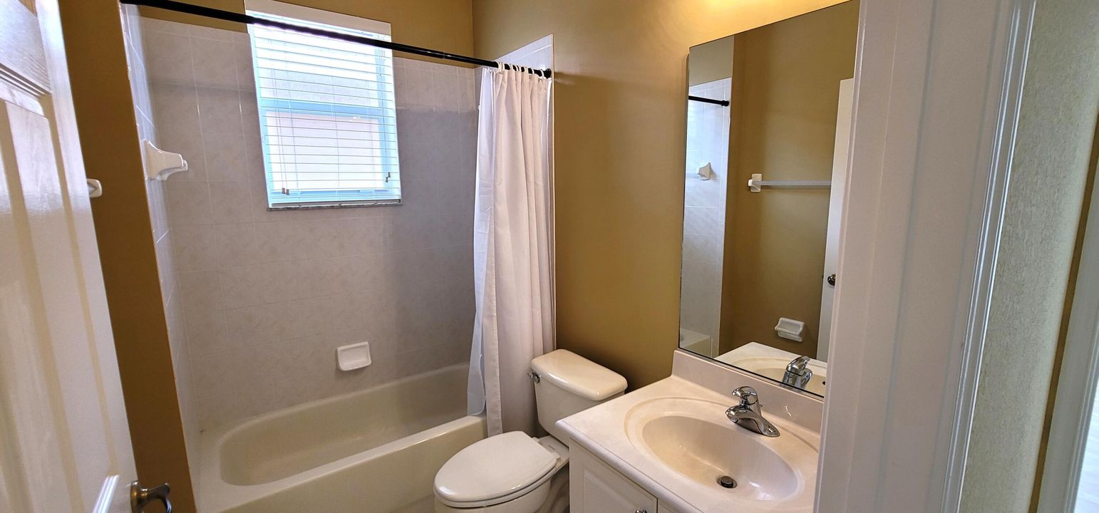 For Rent: $3,150 (3 beds, 2 baths, 2249 Square Feet)