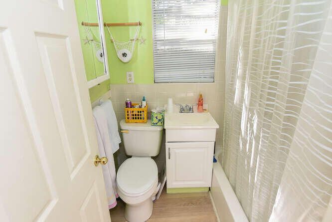 For Sale: $390,000 (2 beds, 2 baths, 800 Square Feet)