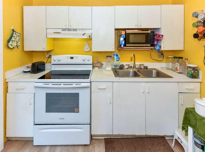 For Sale: $390,000 (2 beds, 2 baths, 800 Square Feet)