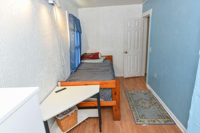 For Sale: $390,000 (2 beds, 2 baths, 800 Square Feet)