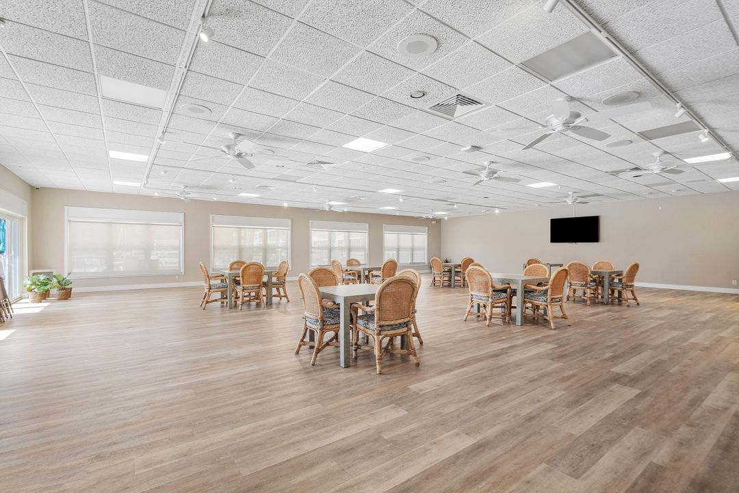 For Sale: $389,000 (2 beds, 2 baths, 1200 Square Feet)