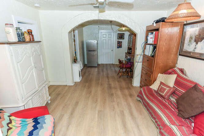 For Sale: $390,000 (2 beds, 2 baths, 800 Square Feet)