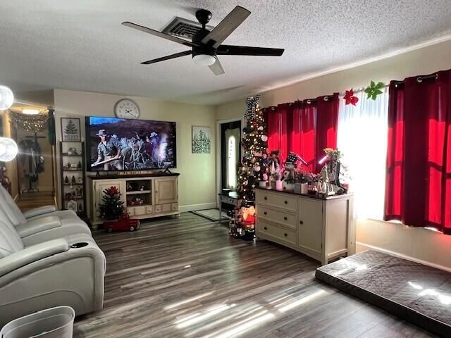 En Venta: $339,000 (3 camas, 2 baños, 1404 Pies cuadrados)