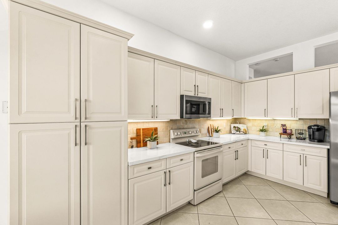 For Sale: $599,000 (3 beds, 2 baths, 2097 Square Feet)