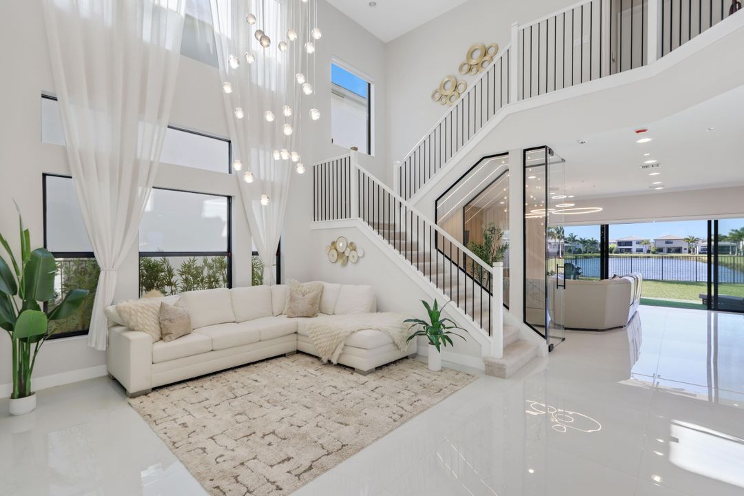 В аренду: $13,950 (5 спален, 7 ванн, 4605 Квадратных фут)