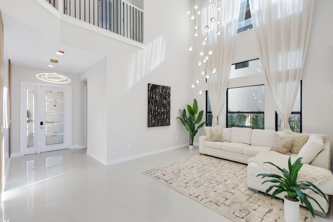 В аренду: $13,950 (5 спален, 7 ванн, 4605 Квадратных фут)