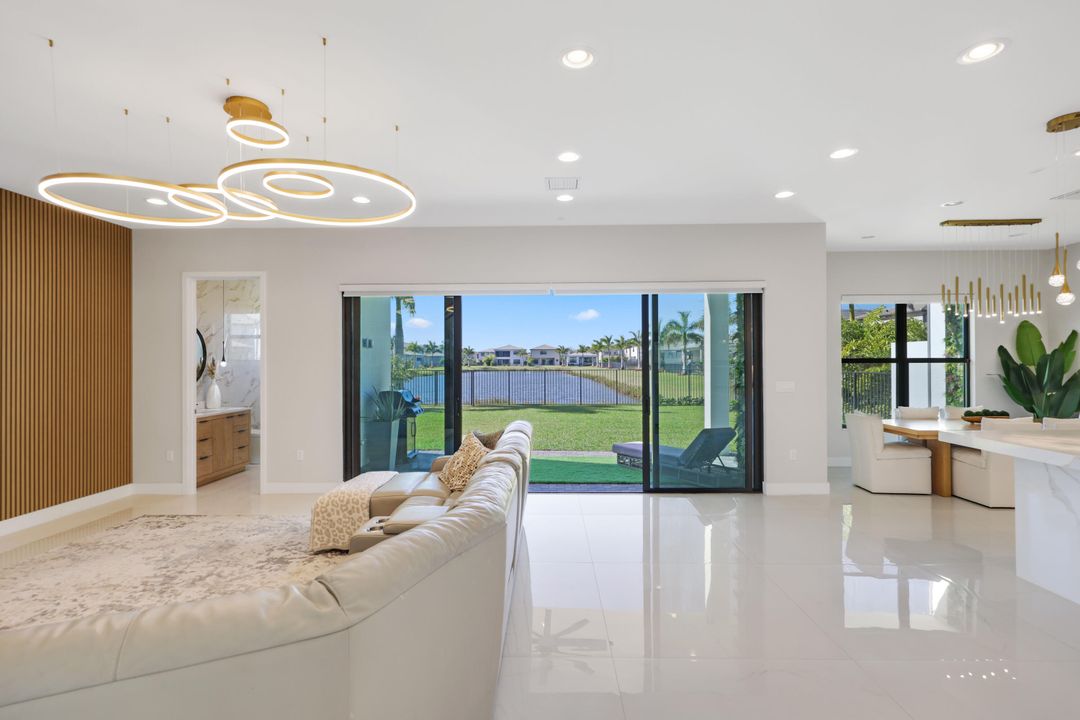 В аренду: $13,950 (5 спален, 7 ванн, 4605 Квадратных фут)