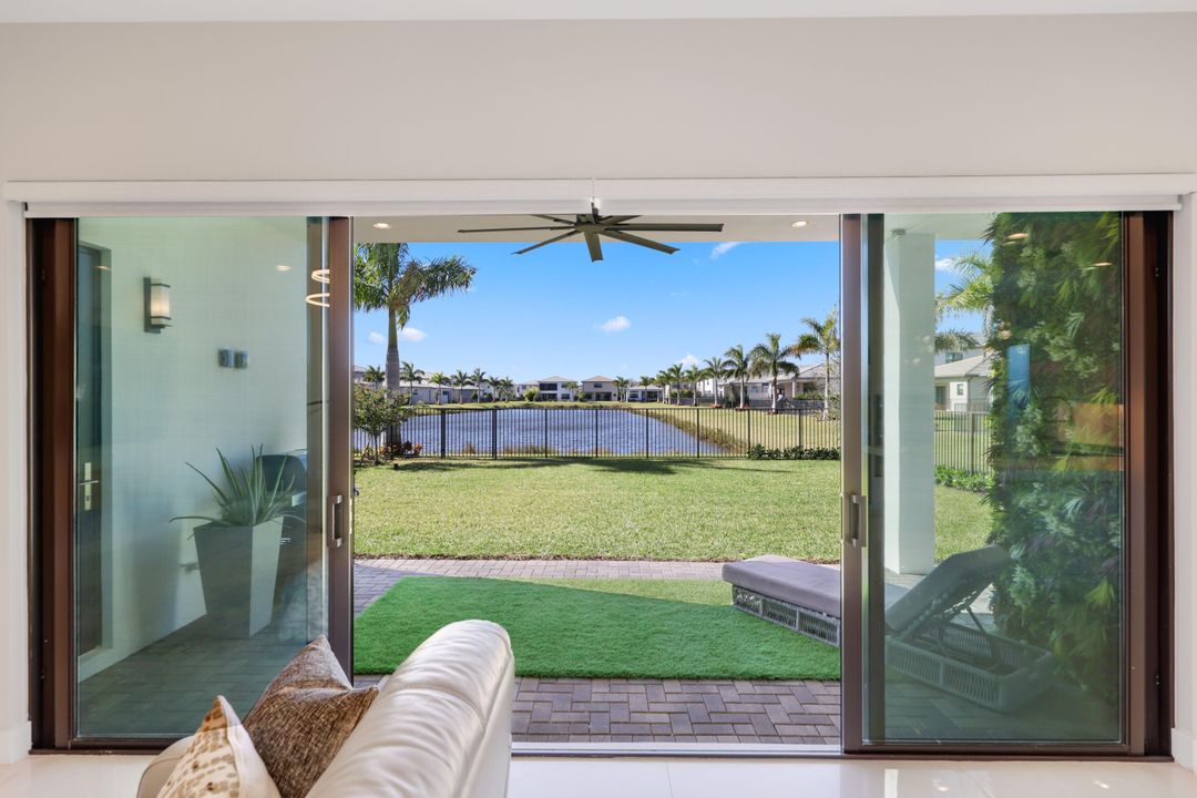 В аренду: $13,950 (5 спален, 7 ванн, 4605 Квадратных фут)