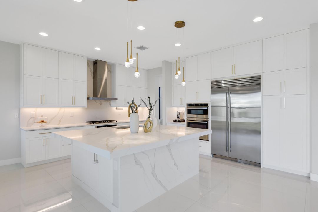 В аренду: $13,950 (5 спален, 7 ванн, 4605 Квадратных фут)