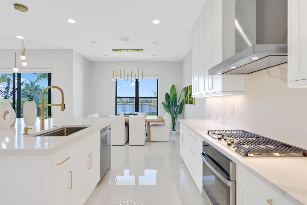 В аренду: $13,950 (5 спален, 7 ванн, 4605 Квадратных фут)