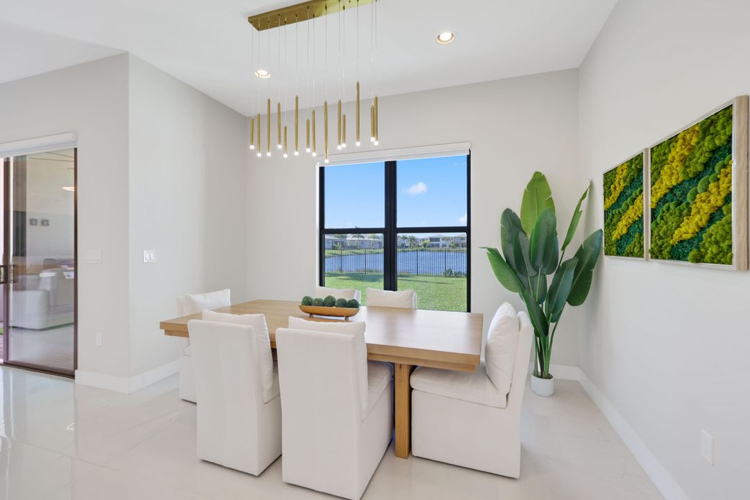 В аренду: $13,950 (5 спален, 7 ванн, 4605 Квадратных фут)