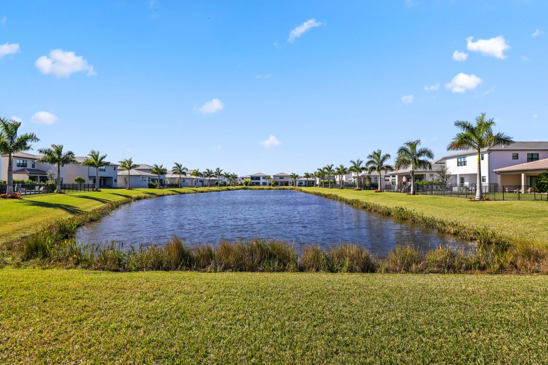 В аренду: $13,950 (5 спален, 7 ванн, 4605 Квадратных фут)