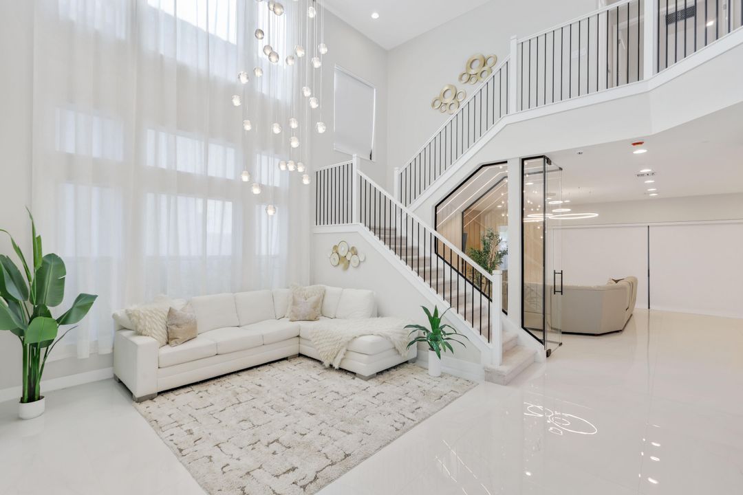 В аренду: $13,950 (5 спален, 7 ванн, 4605 Квадратных фут)