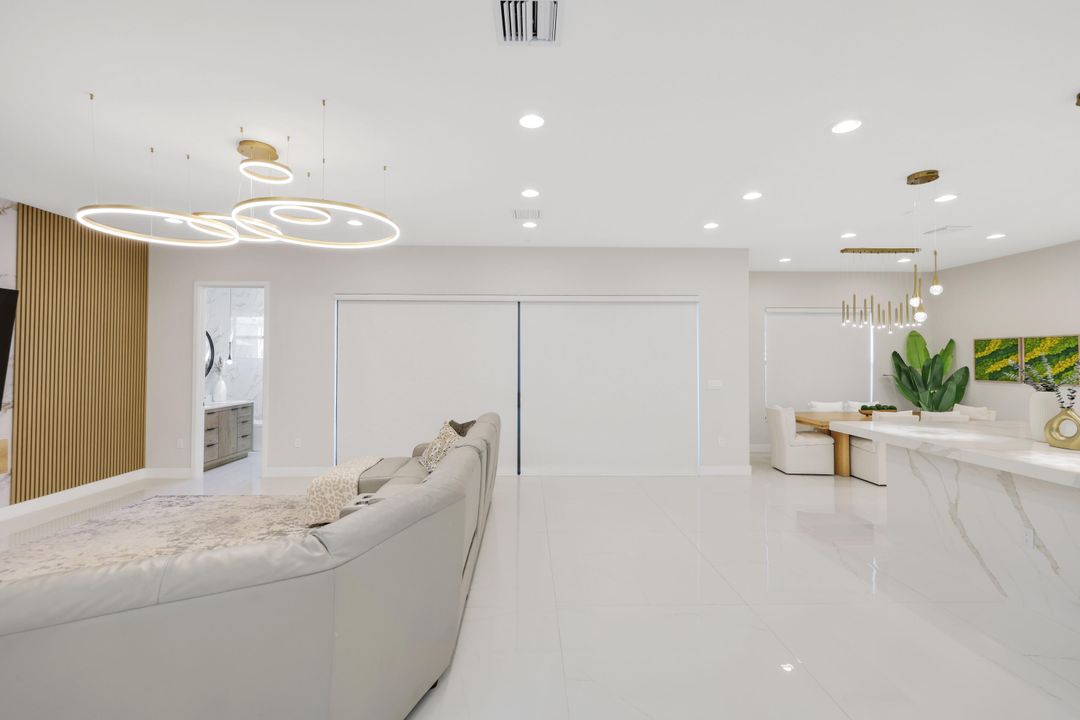 В аренду: $13,950 (5 спален, 7 ванн, 4605 Квадратных фут)