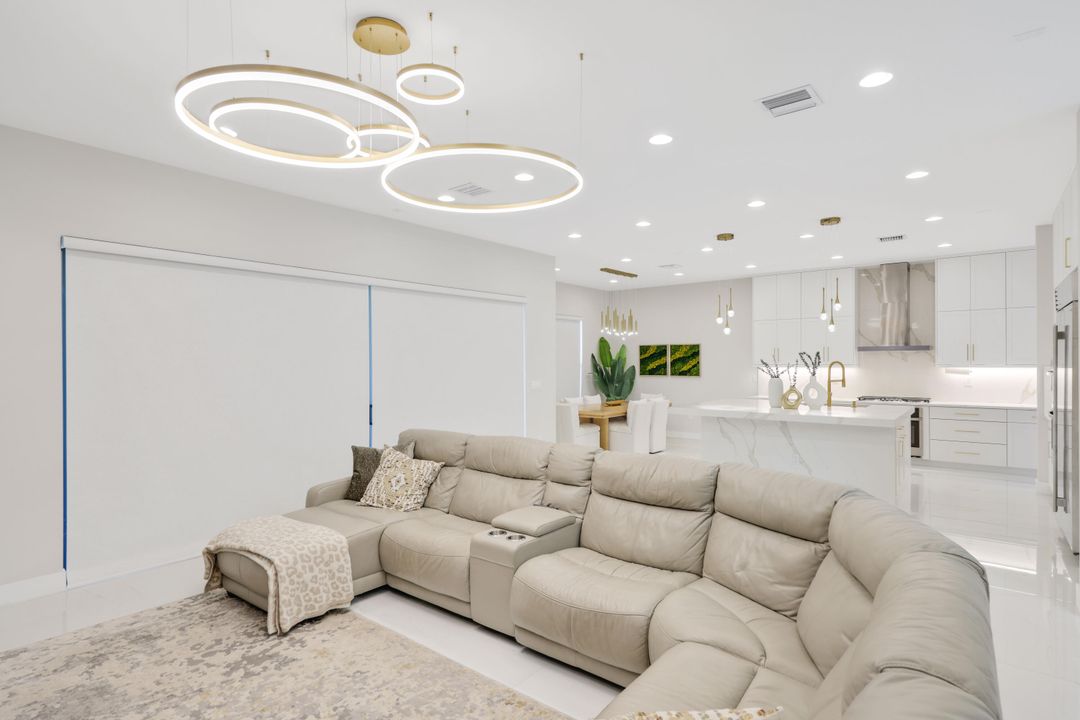 В аренду: $13,950 (5 спален, 7 ванн, 4605 Квадратных фут)