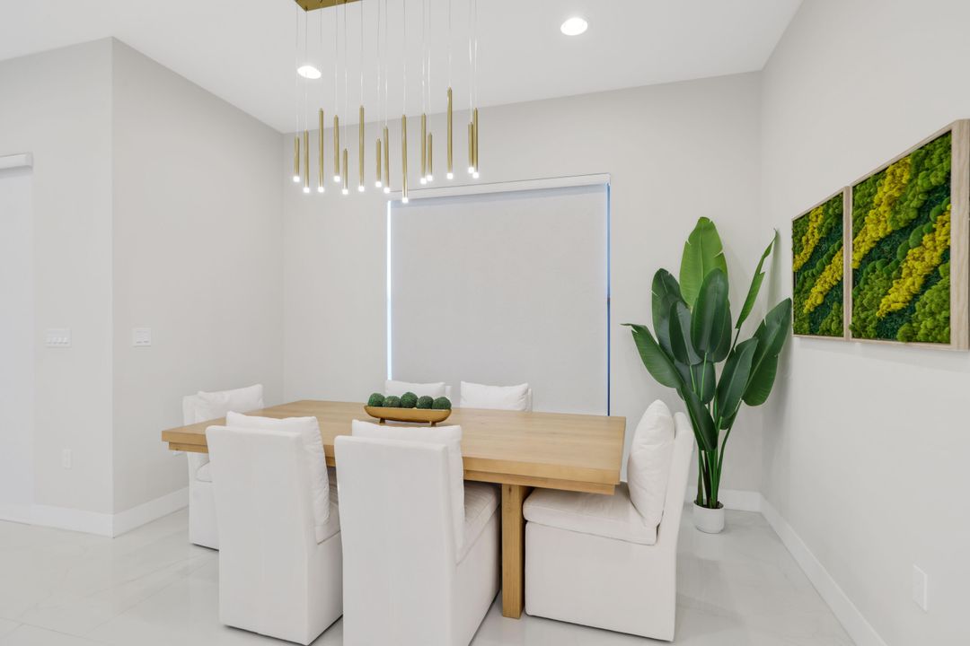 В аренду: $13,950 (5 спален, 7 ванн, 4605 Квадратных фут)